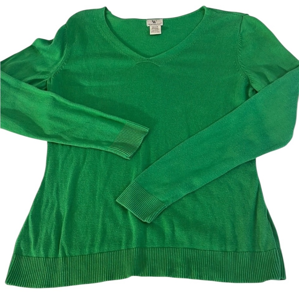 Worthington size medium green v-neck lightweight knit